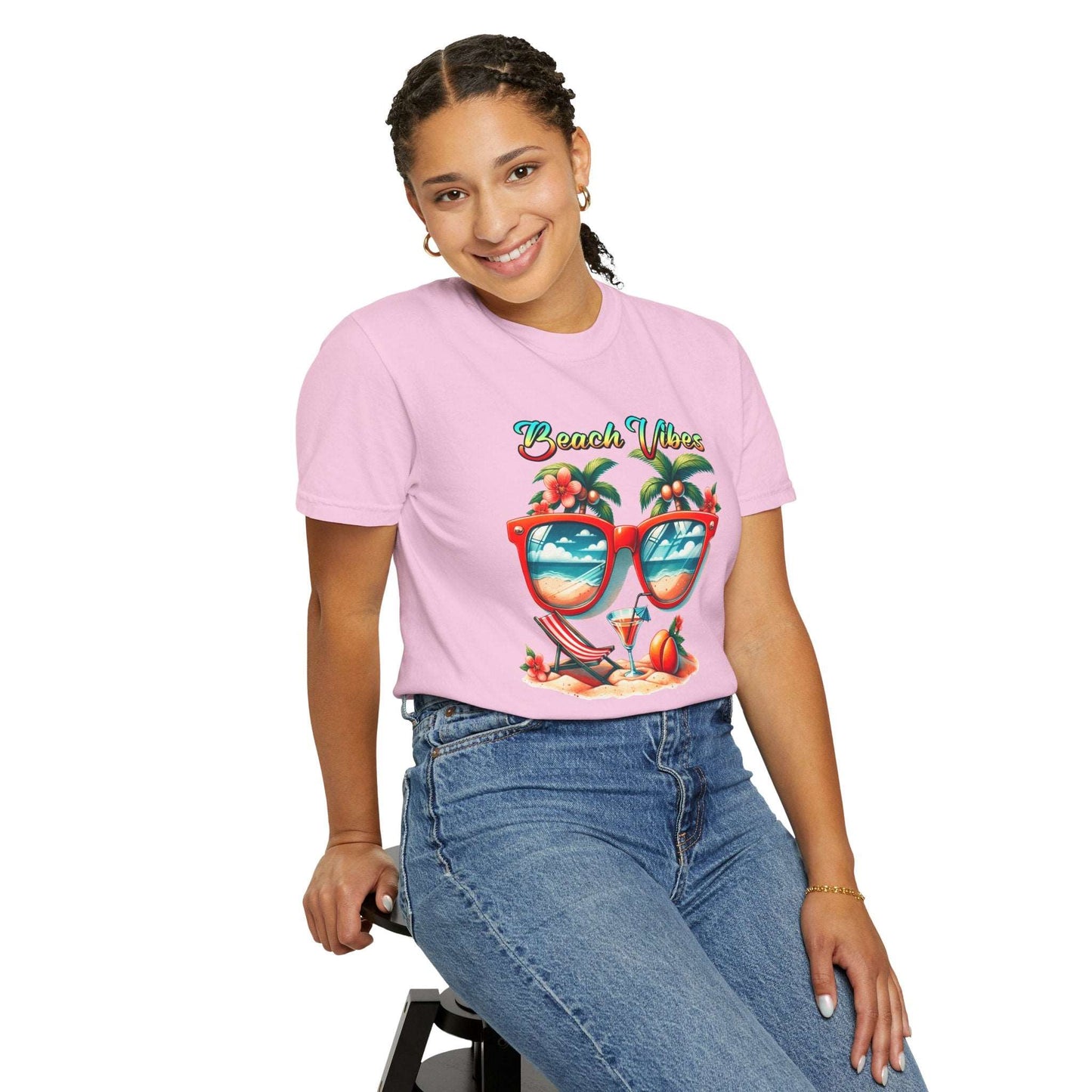 Beach Vibes Tropical T-Shirt: Summer-Ready Apparel with Unique Sunglasses & Palm Tree Design