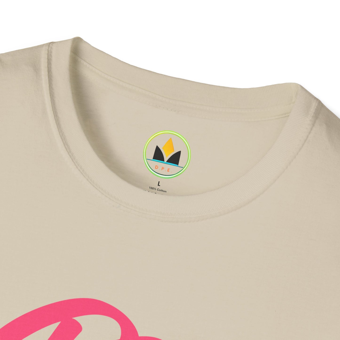 Cute Dog Mom T‑Shirt – Pink Hearts, Paw Print & Bone Graphic for Proud Pup Mamas